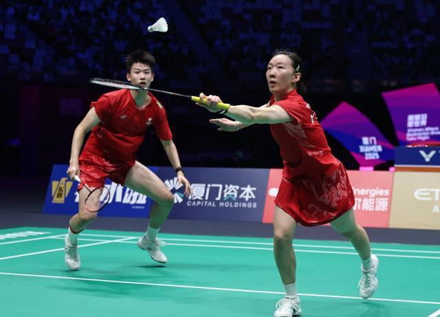 （体育）（26）羽毛球——苏迪曼杯小组赛：中国队对阵泰国队XxjpseC007143_20250430_PEPFN0A001.jpg