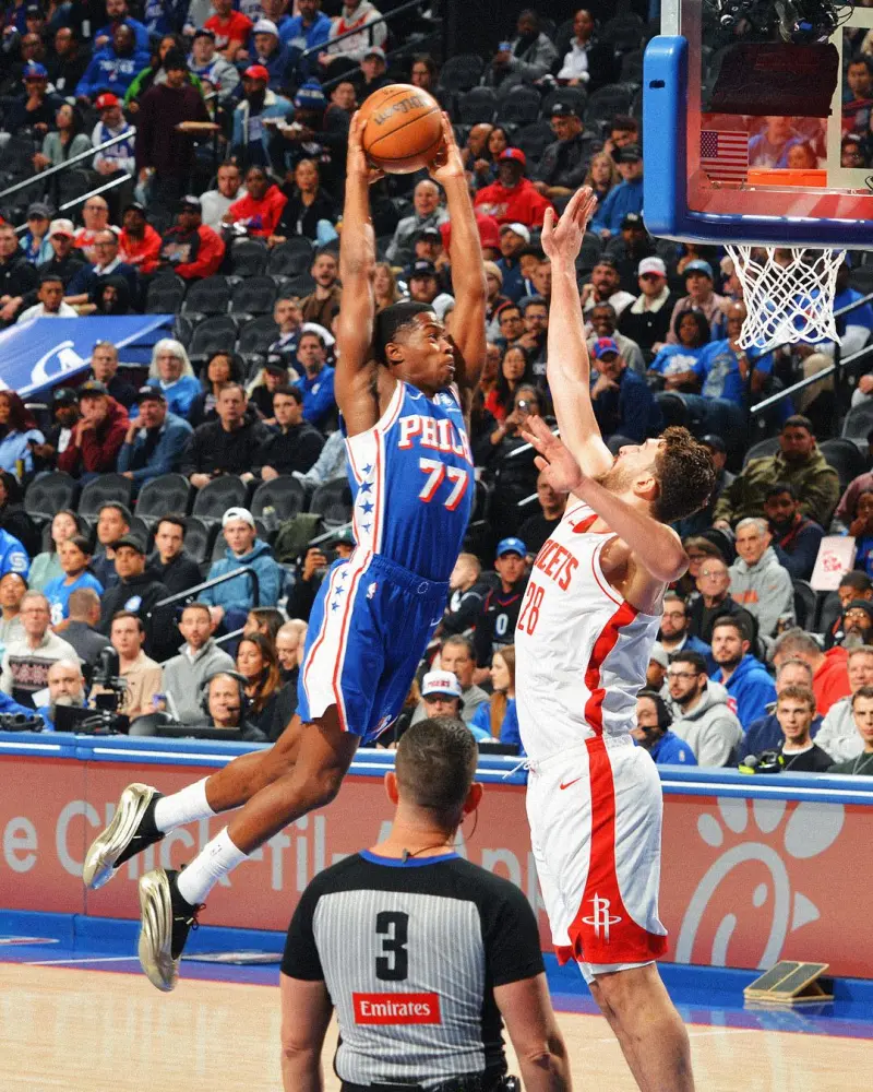 开云体育官网-迎扣申京！NBA官方晒VJ-埃奇库姆扣篮照：把它裱起来吧