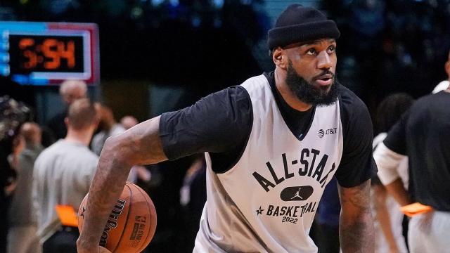 开云体育下载-詹皇猛夸雷管话里有话？湖人截止日沉默非詹眉所愿